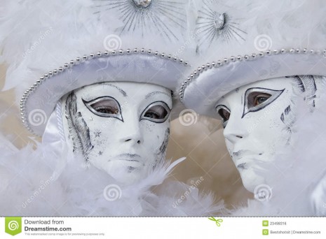 máscara-blanca-del-carnaval-en-venecia-italia-23498316