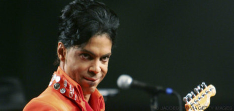 MIAMI - FEBRUARY 01: Prince performs during the Super Bowl XLI Halftime Press Conference at the Miami Beach Convention Center on February 1, 2007 in Miami, Florida. (Photo by Jed Jacobsohn/Getty Images)